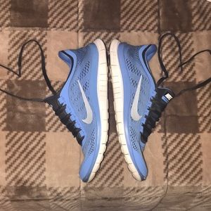 Blue/periwinkle Nike free 3.0 size 8 shoes